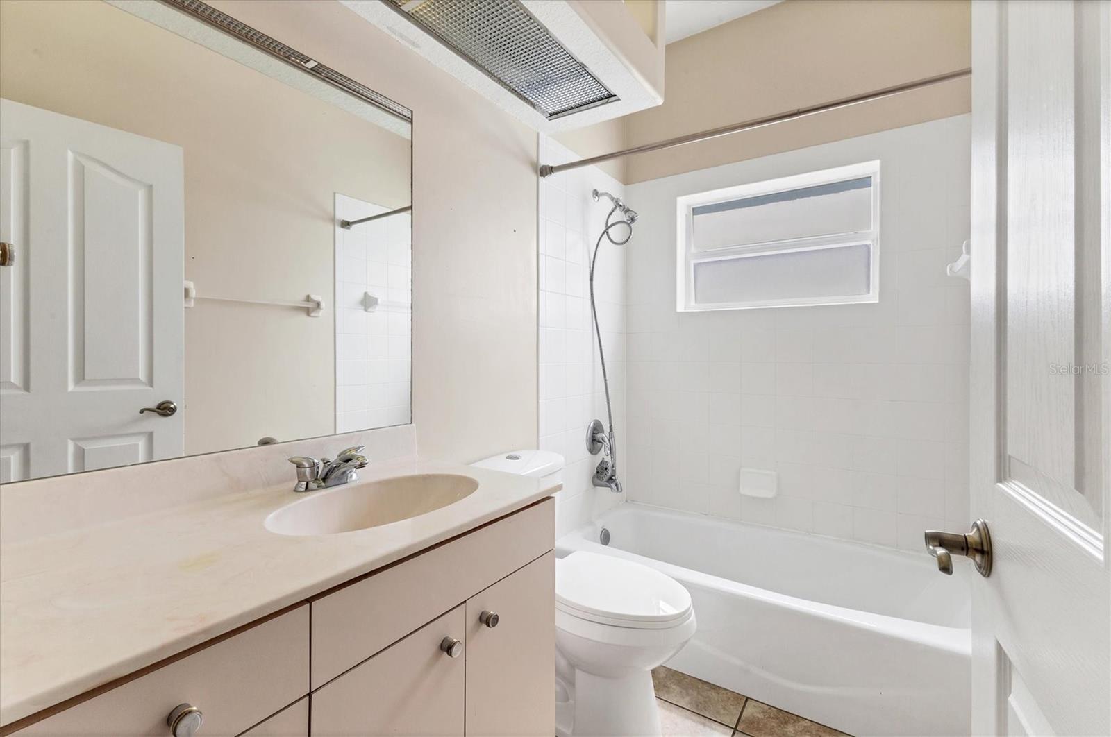 ANCIENT OAKS UNIT ONE - Residential