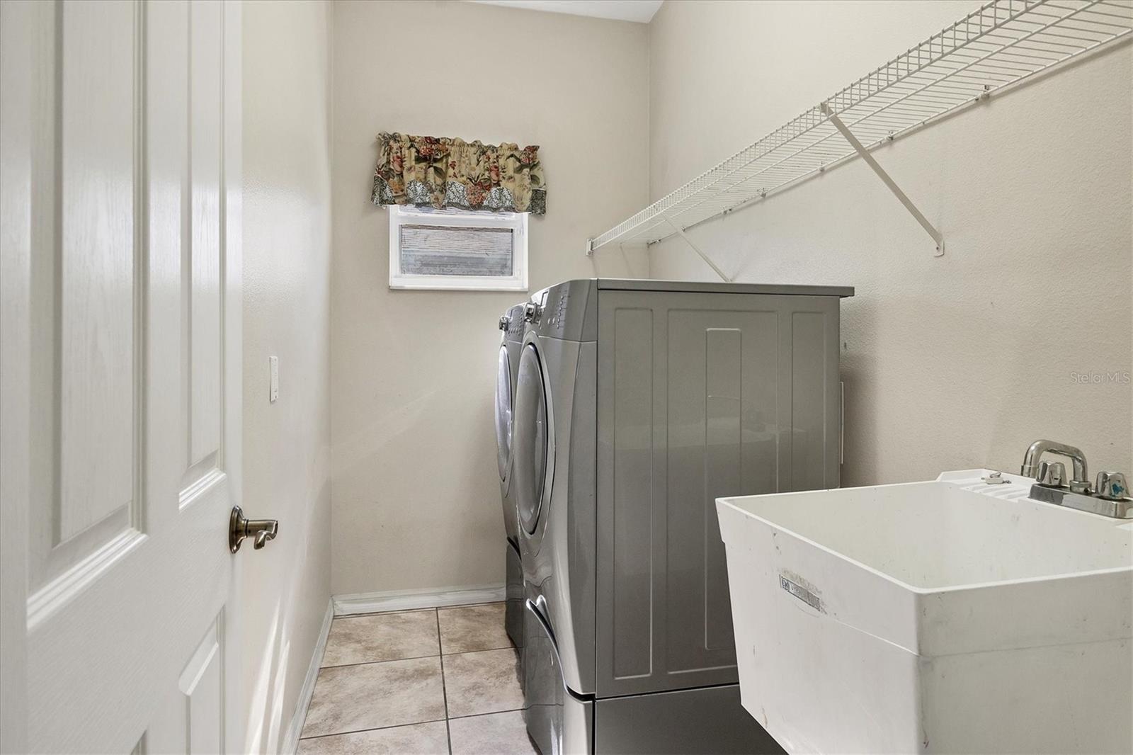 ANCIENT OAKS UNIT ONE - Residential