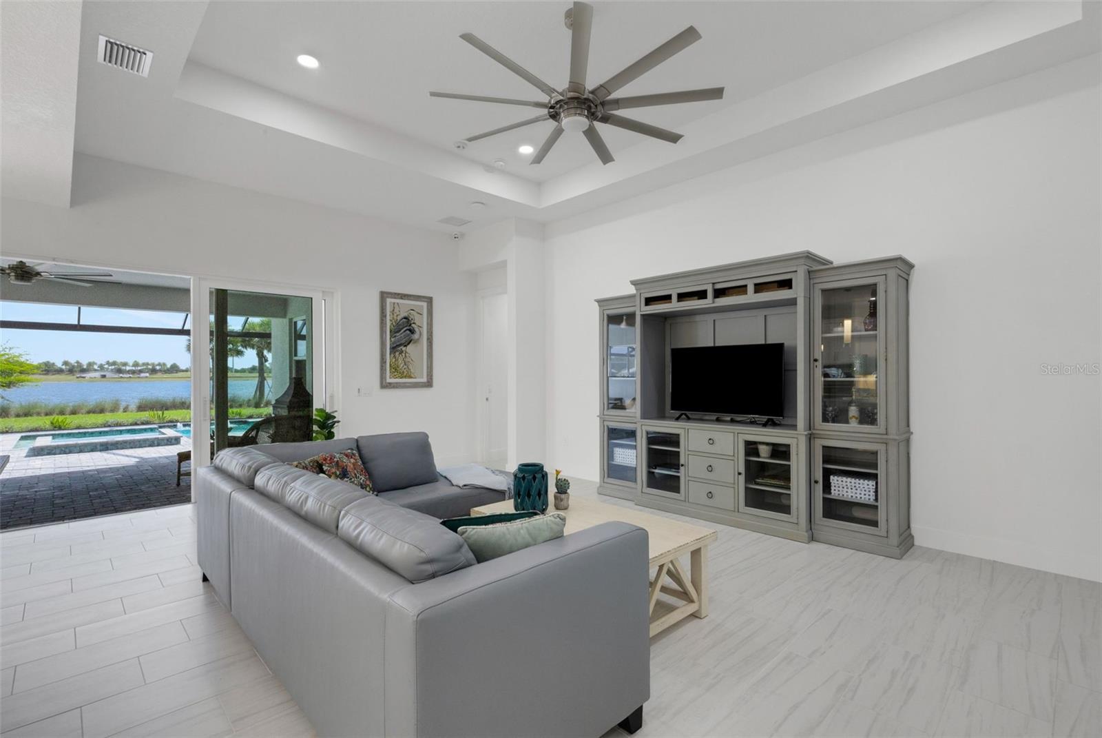 LAKEHOUSE COVE/WATERSIDE PH 5& - Residential