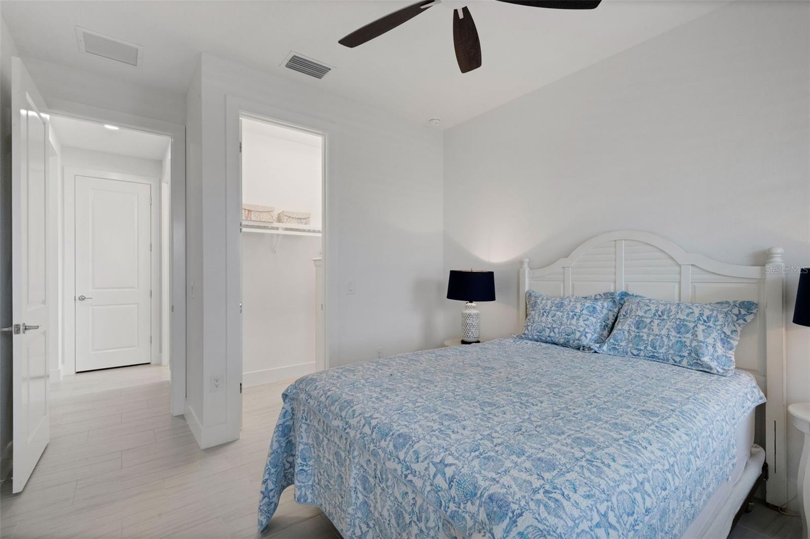 LAKEHOUSE COVE/WATERSIDE PH 5& - Residential