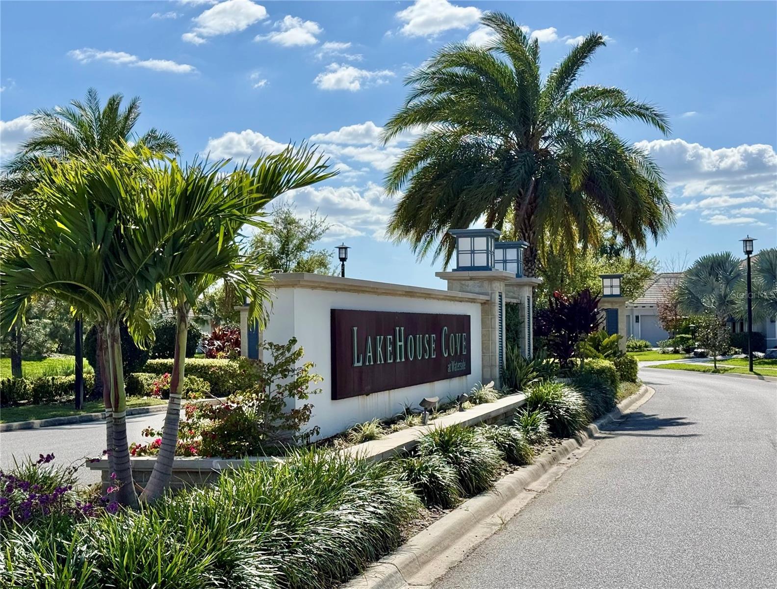 LAKEHOUSE COVE/WATERSIDE PH 5& - Residential