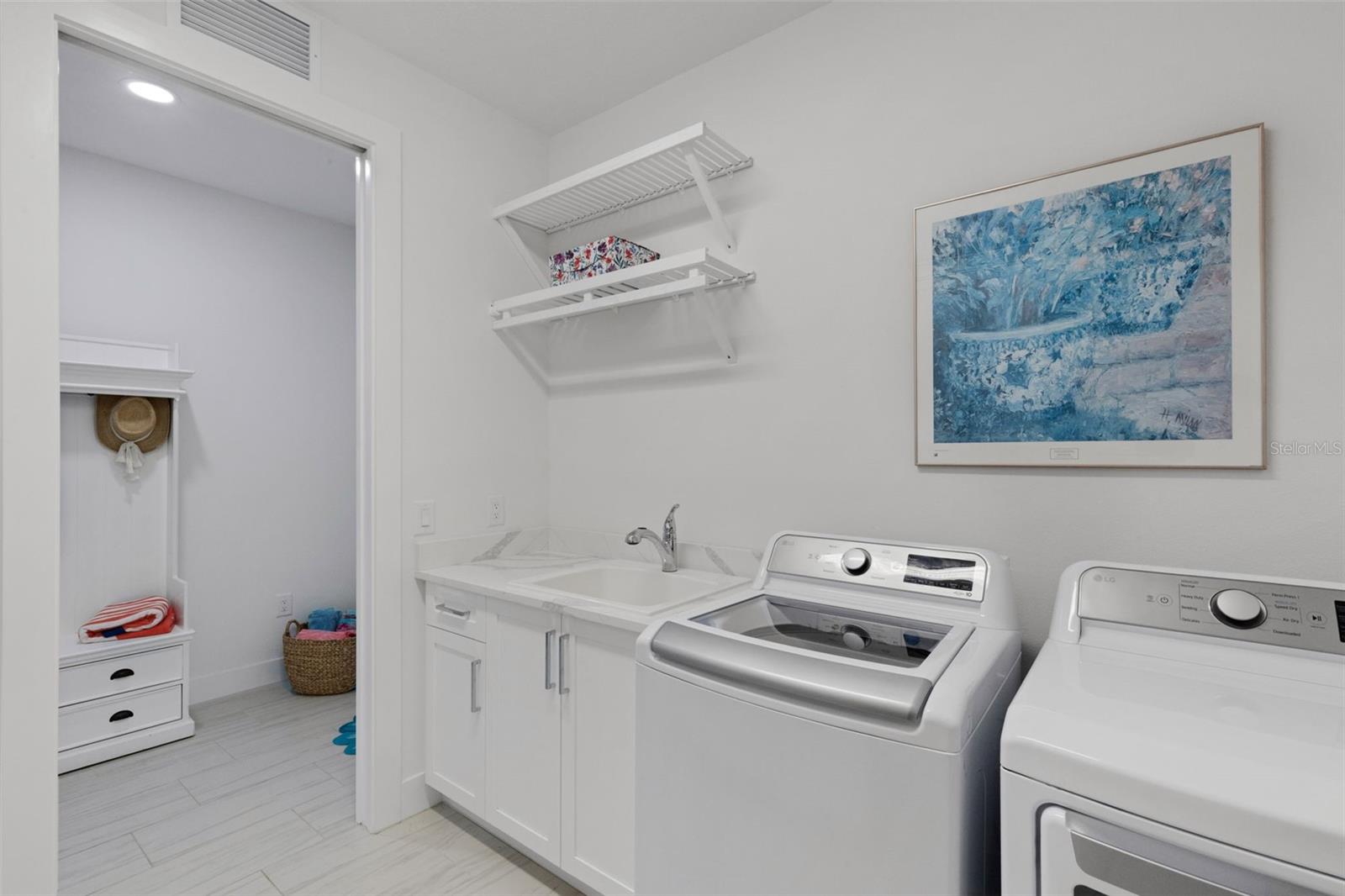 LAKEHOUSE COVE/WATERSIDE PH 5& - Residential