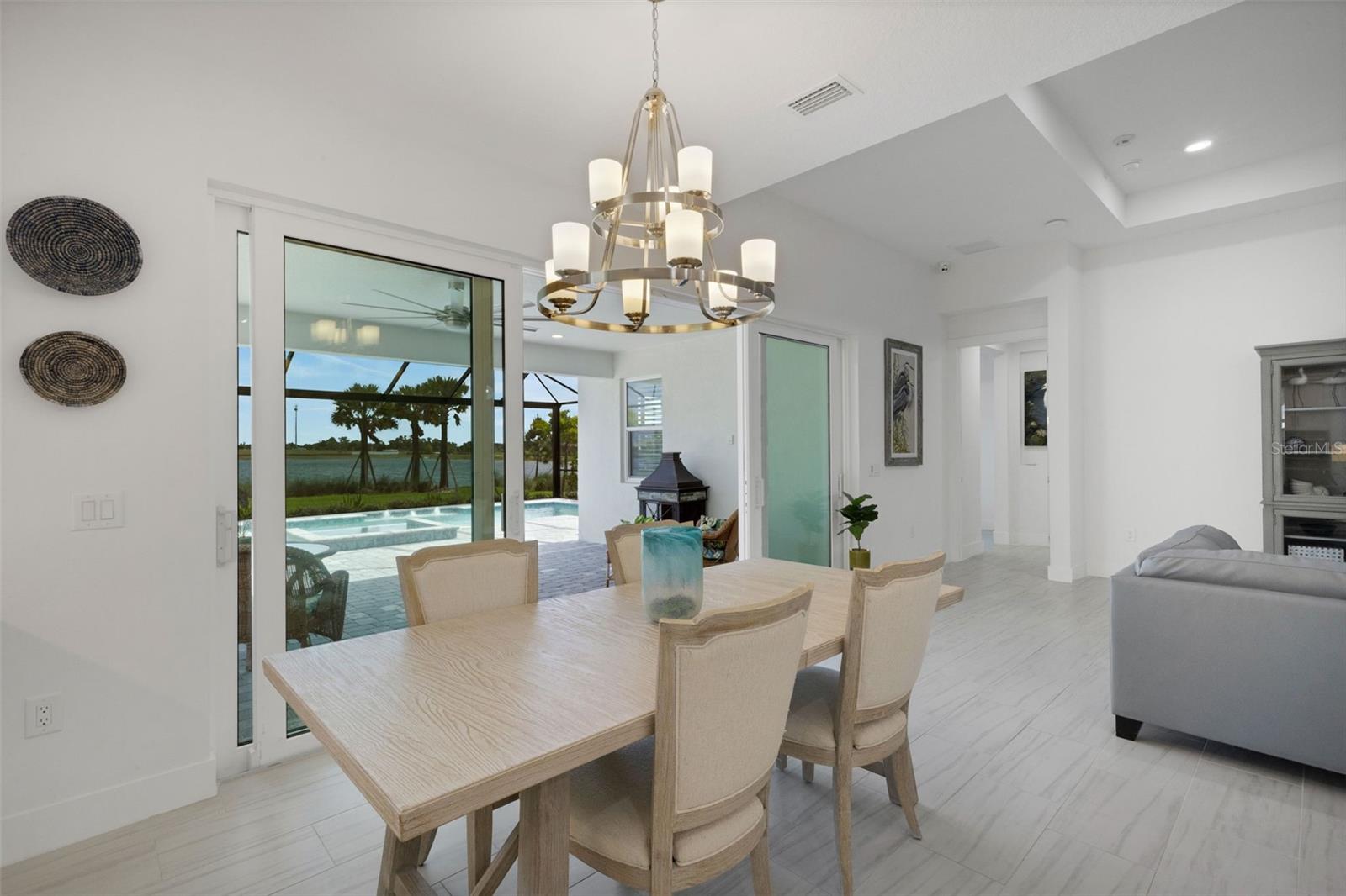 LAKEHOUSE COVE/WATERSIDE PH 5& - Residential