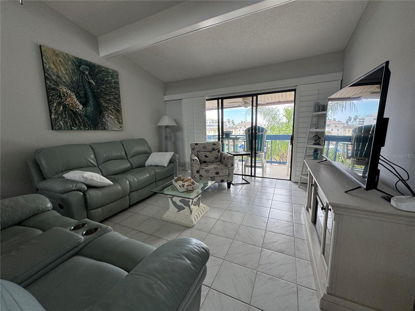 TIDES OF CAPRI WEST CONDO - Residential