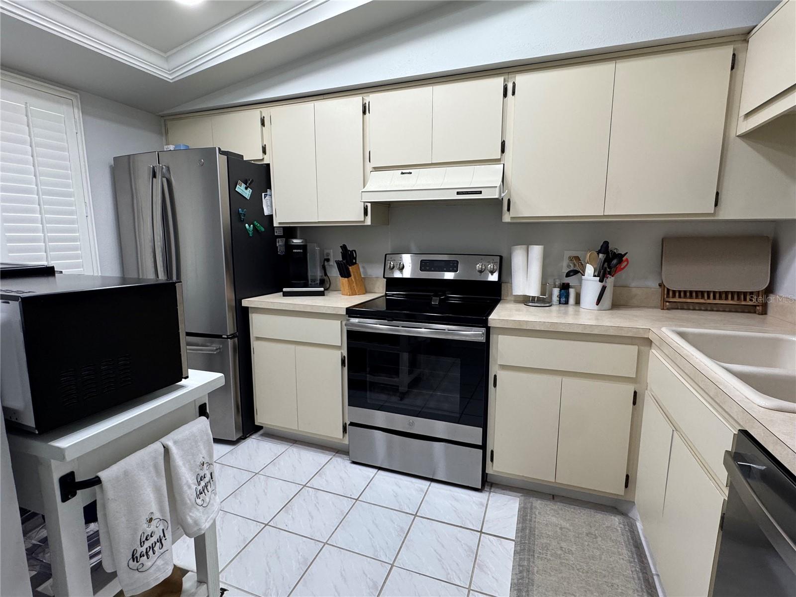 TIDES OF CAPRI WEST CONDO - Residential