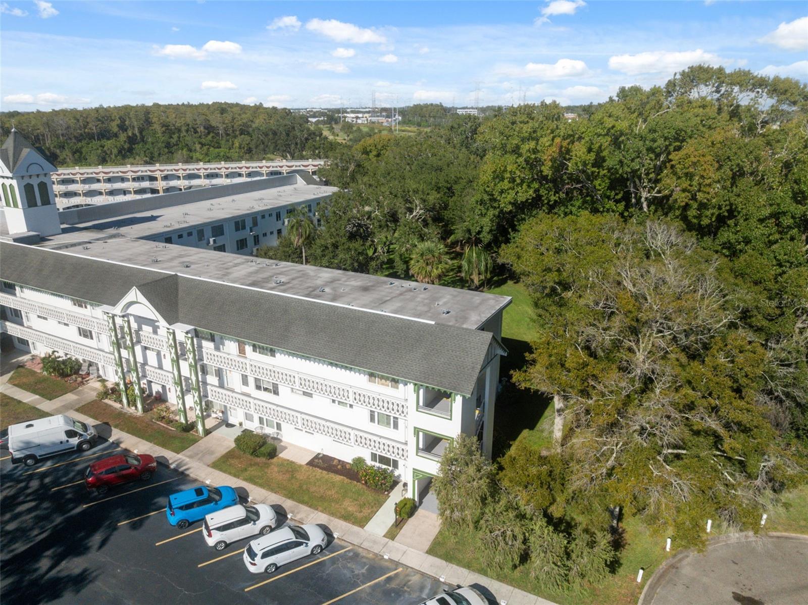 ON TOP OF THE WORLD - Residential