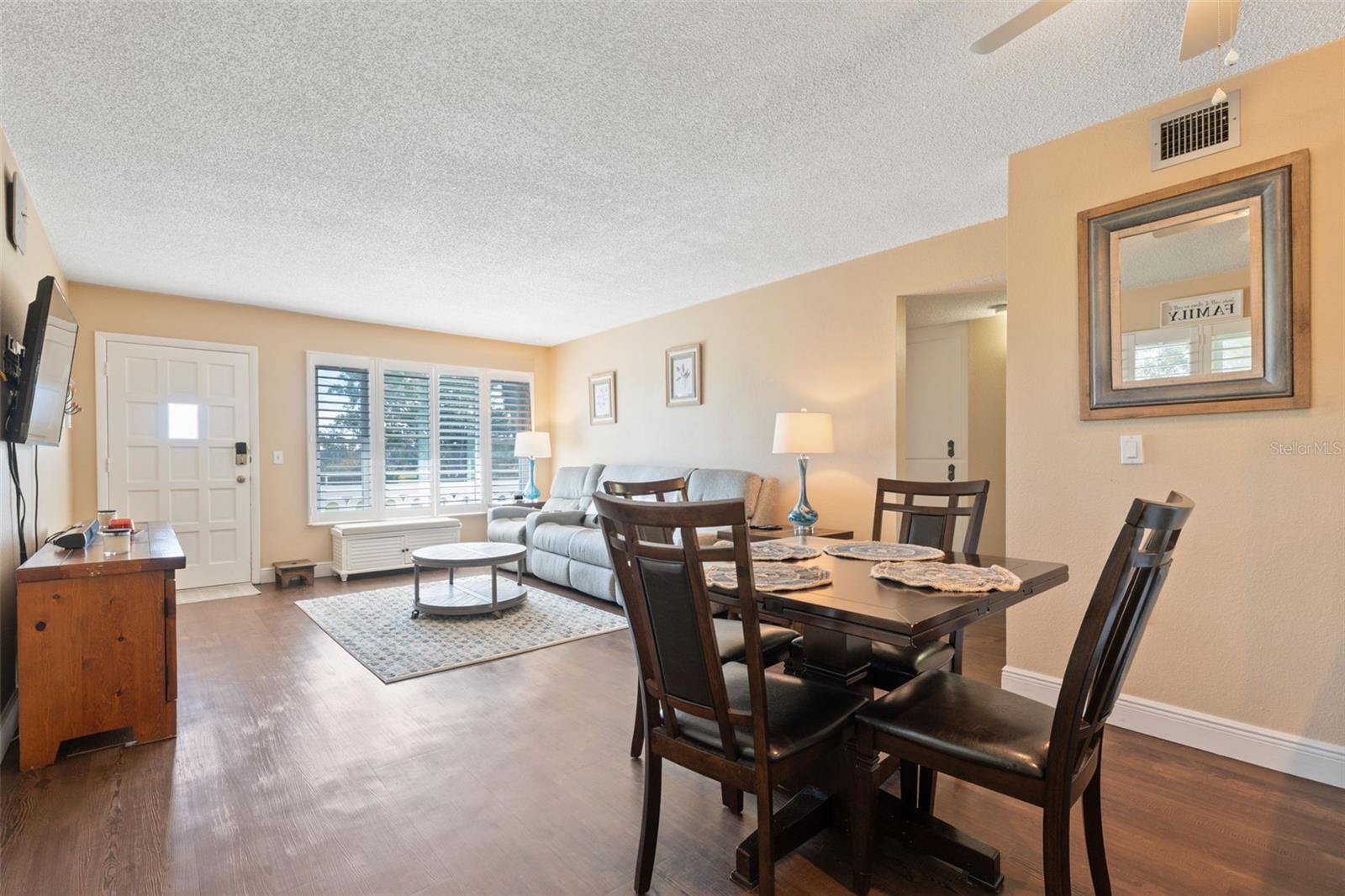 ON TOP OF THE WORLD - Residential