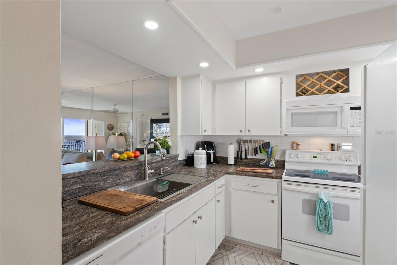 SAND PEBBLE POINTE I CONDO - Residential