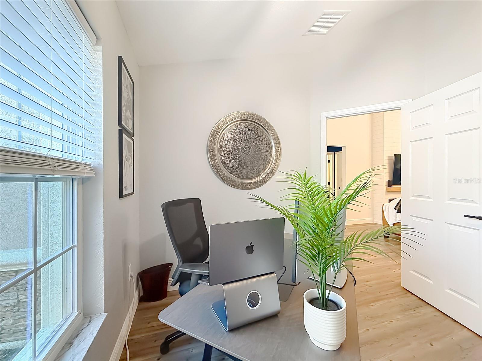 ROLLING HILLS UN FIVE - Residential