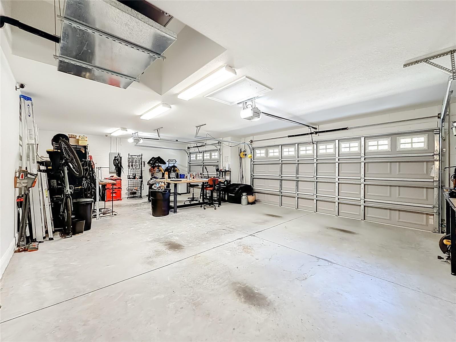 ROLLING HILLS UN FIVE - Residential