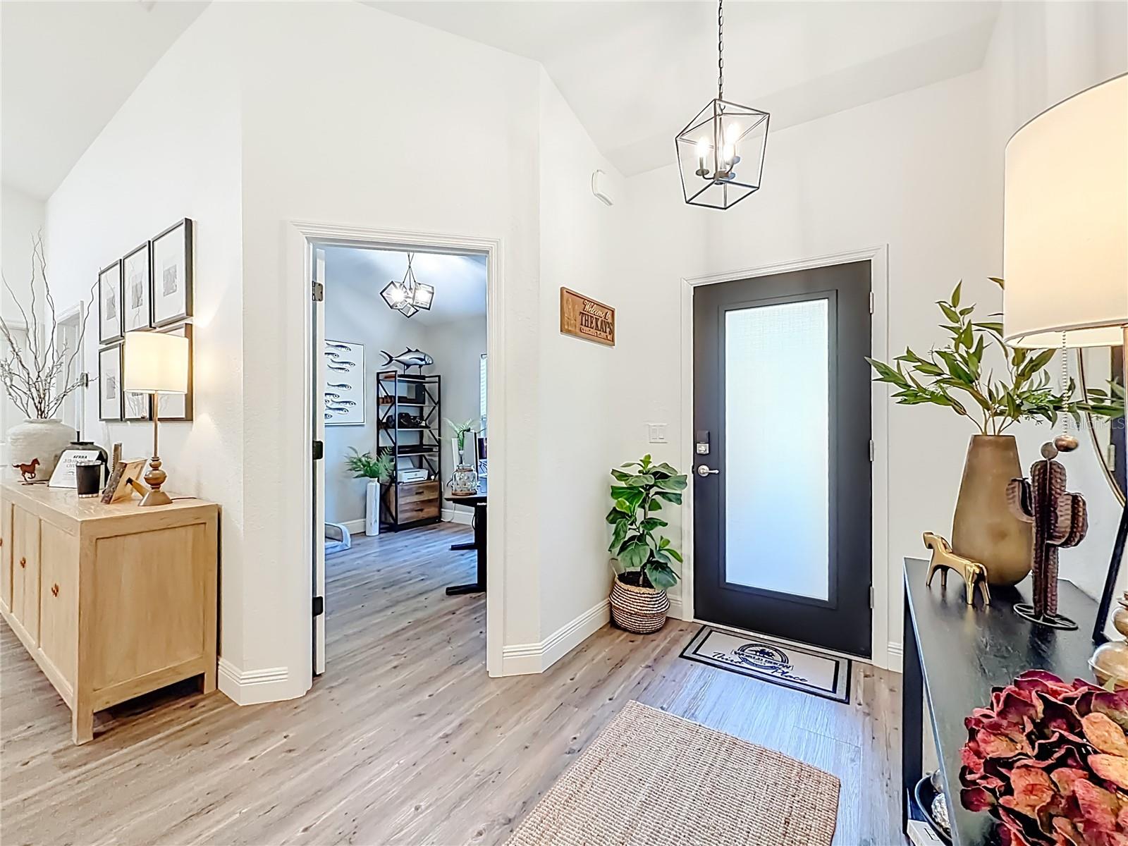 ROLLING HILLS UN FIVE - Residential