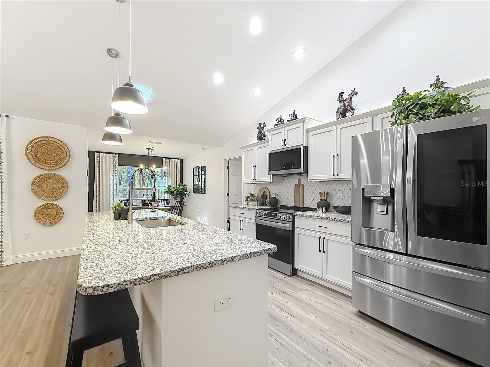 ROLLING HILLS UN FIVE - Residential