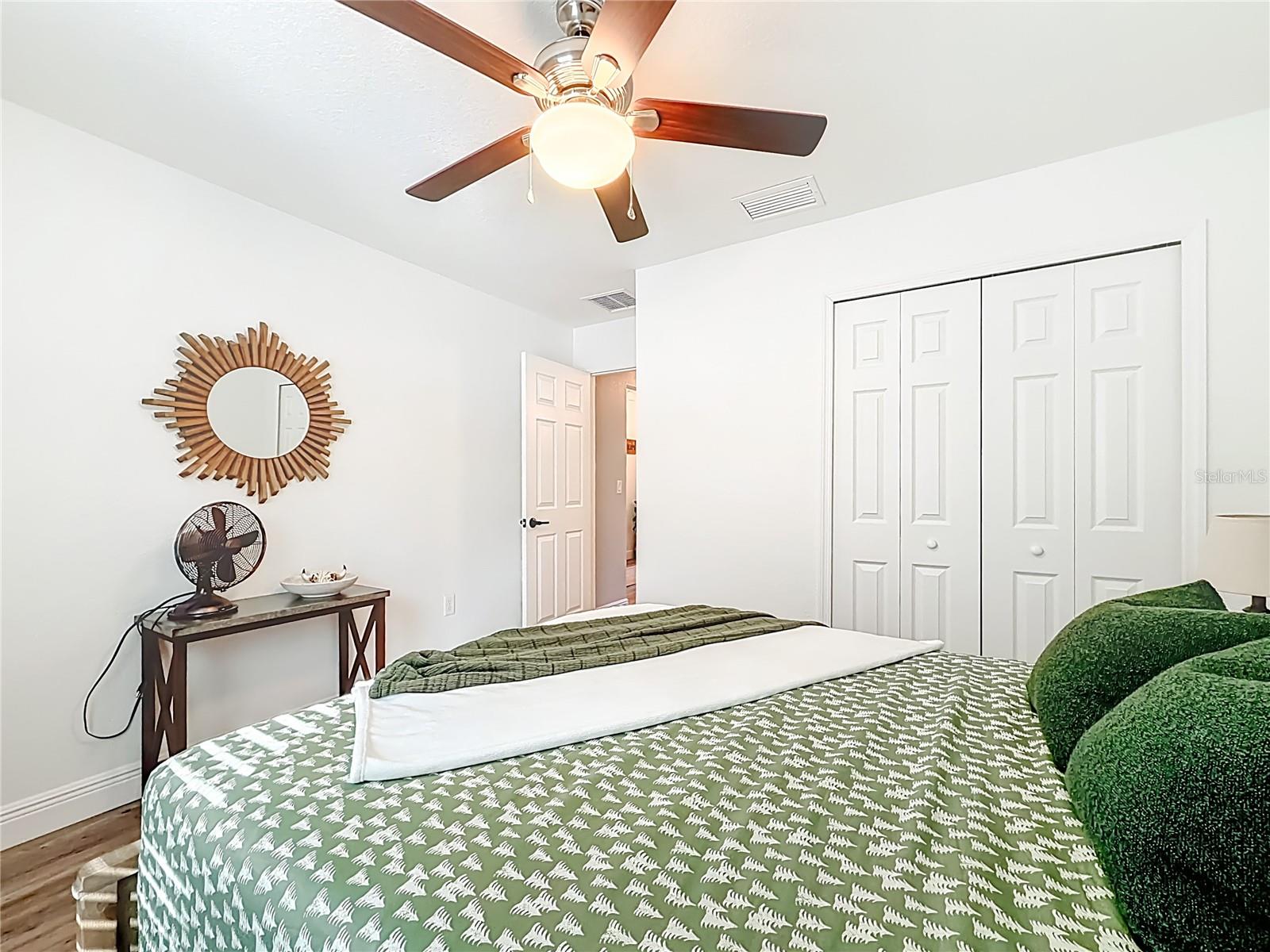 ROLLING HILLS UN FIVE - Residential