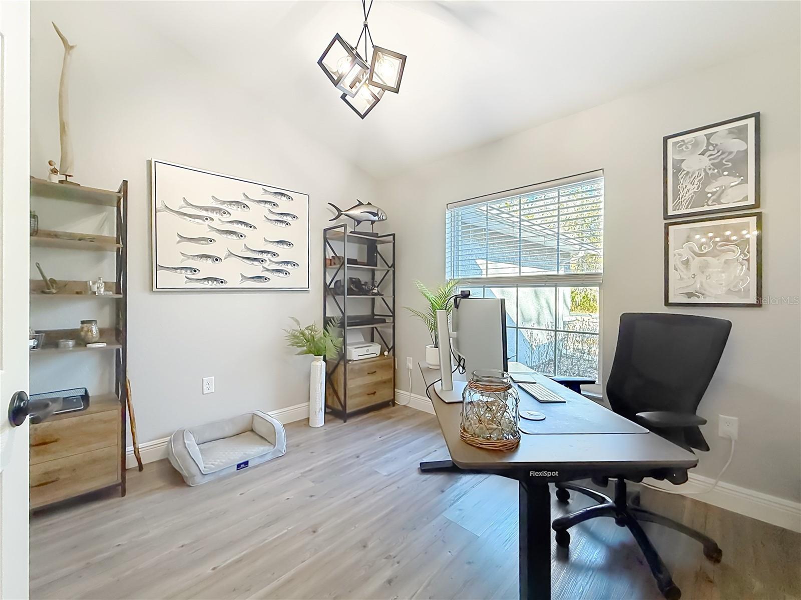 ROLLING HILLS UN FIVE - Residential