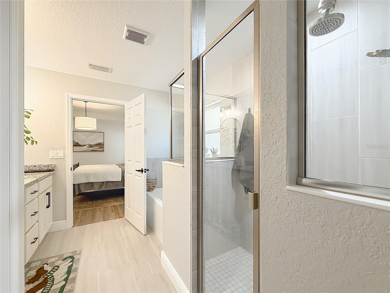 ROLLING HILLS UN FIVE - Residential