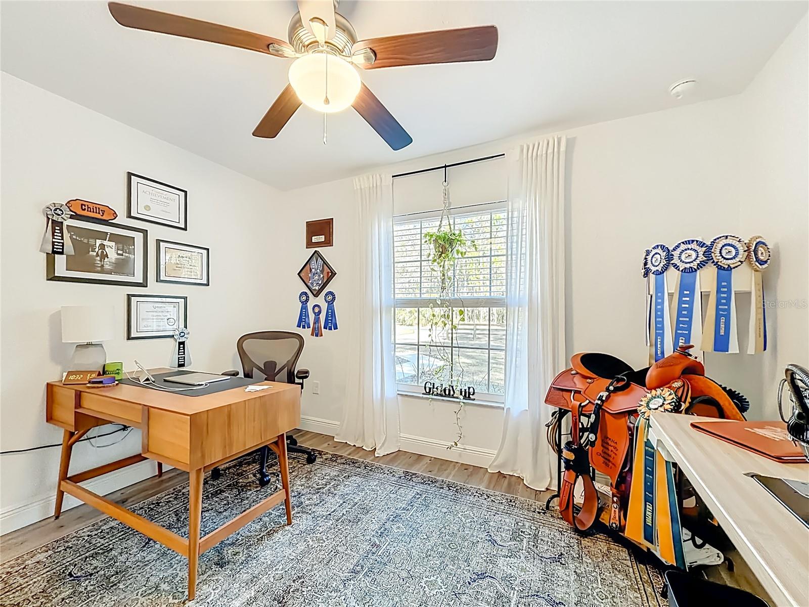 ROLLING HILLS UN FIVE - Residential