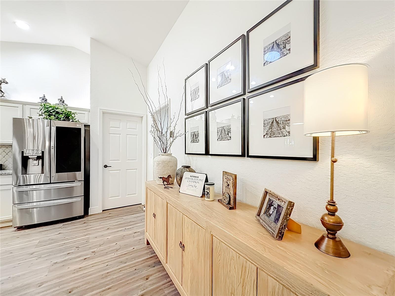 ROLLING HILLS UN FIVE - Residential