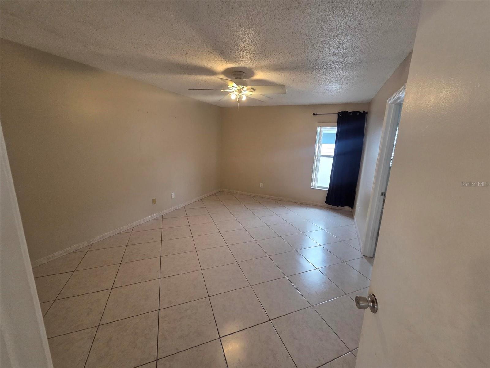 DEAN OAKS - Residential