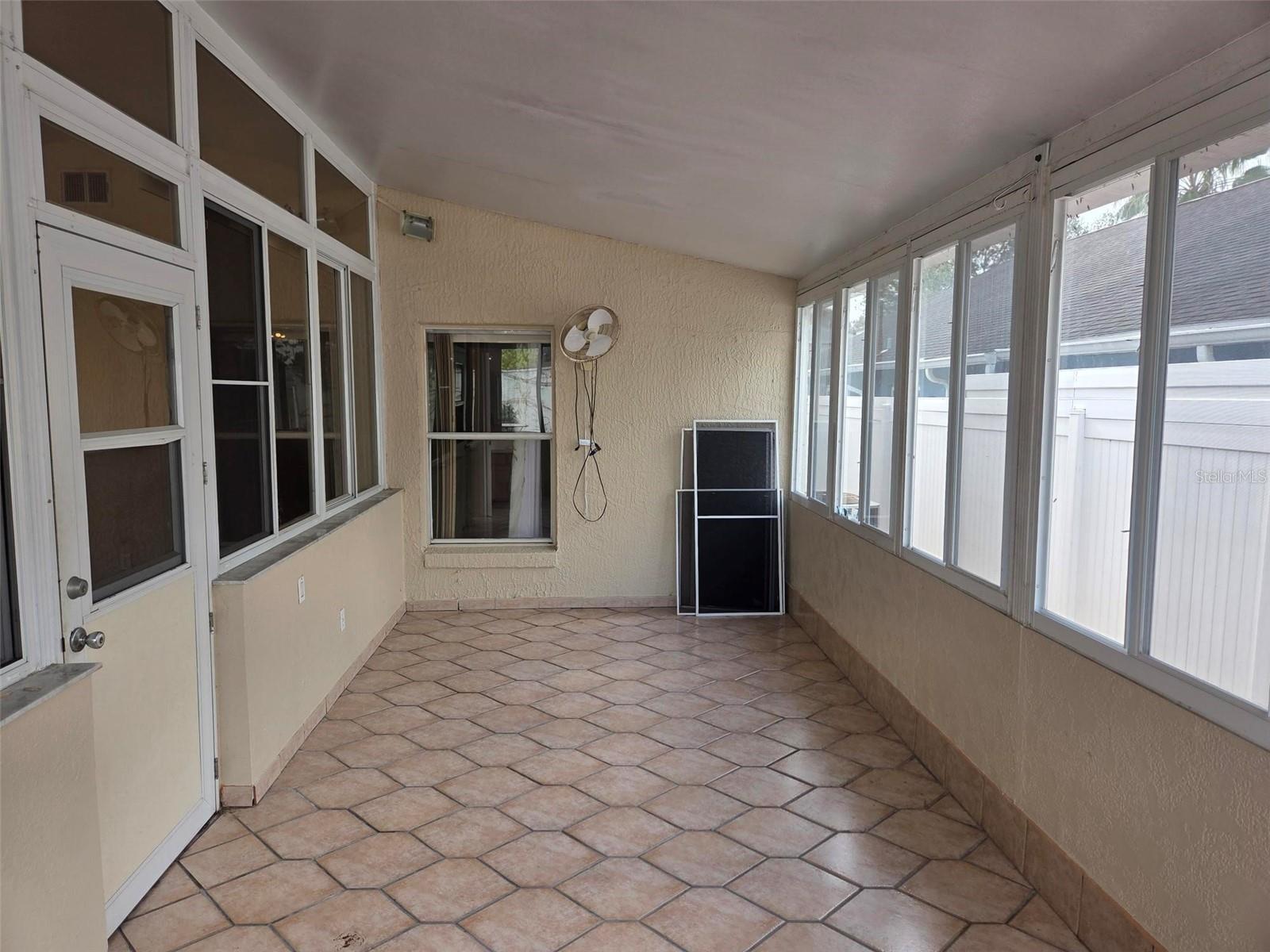 DEAN OAKS - Residential