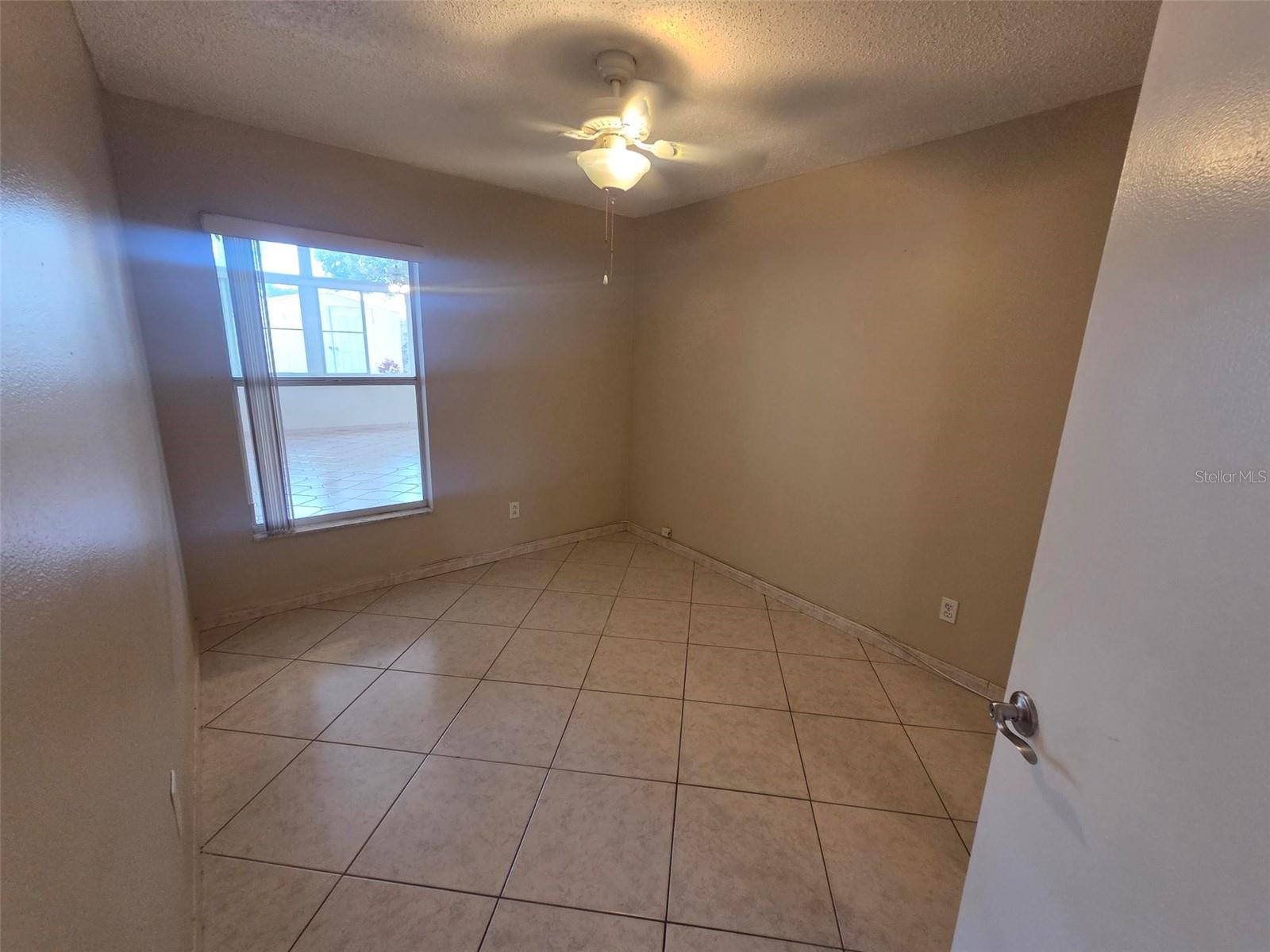 DEAN OAKS - Residential