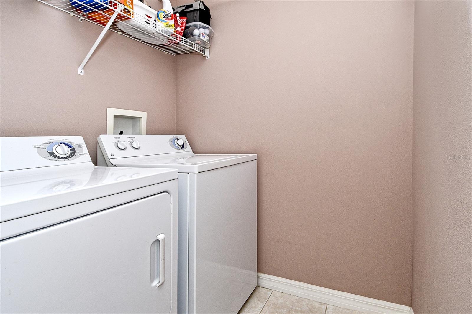 HERITAGE OAKS. GOLF & COUNTRY CLUB - Residential