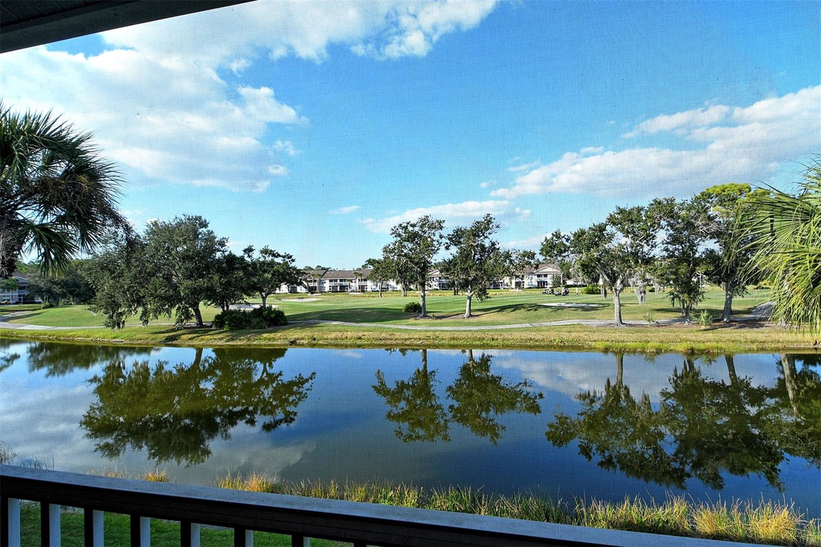 HERITAGE OAKS. GOLF & COUNTRY CLUB - Residential