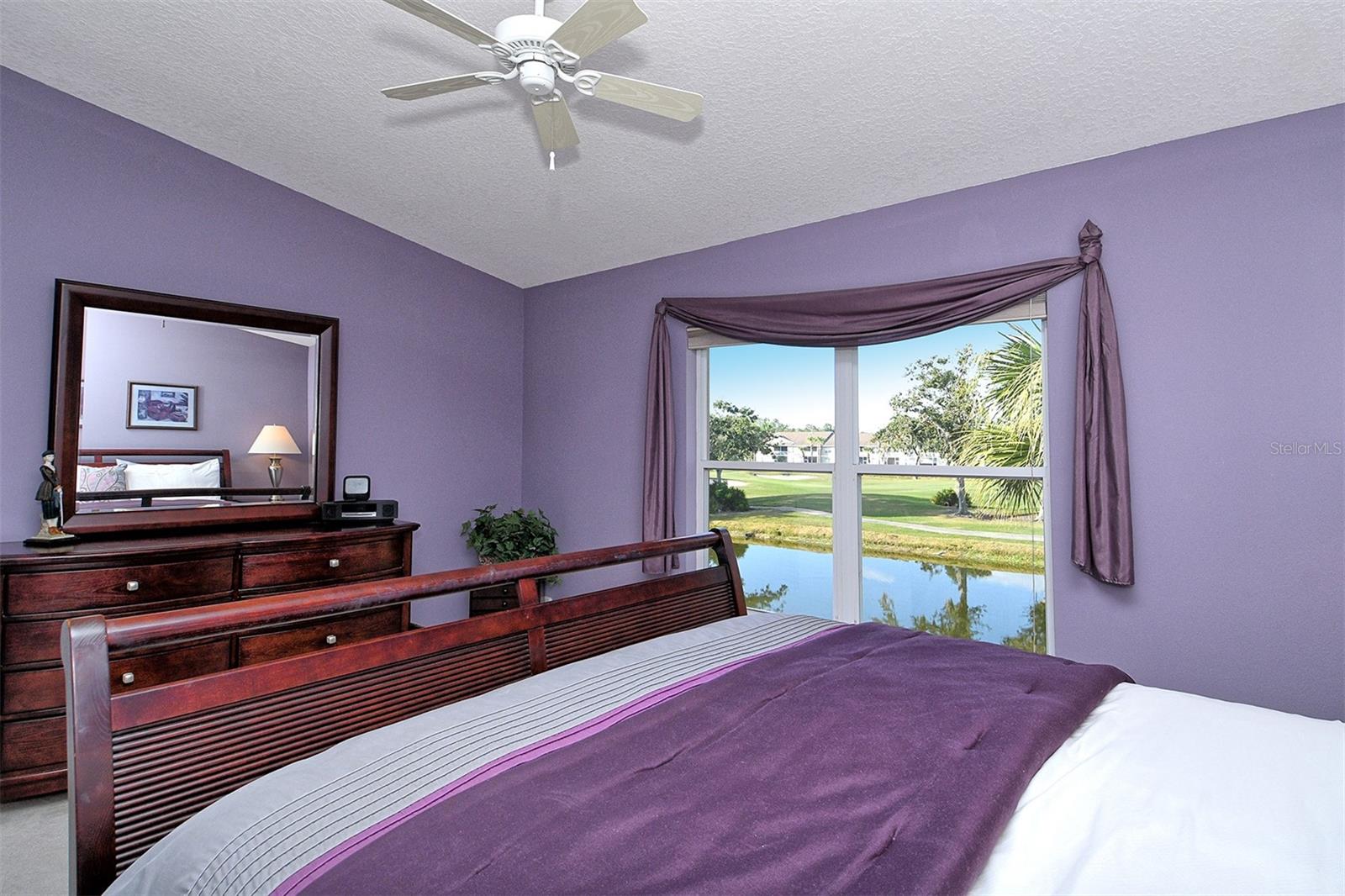 HERITAGE OAKS. GOLF & COUNTRY CLUB - Residential