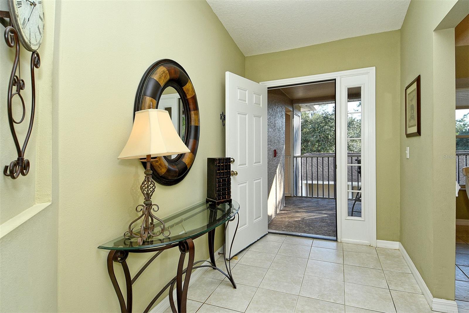 HERITAGE OAKS. GOLF & COUNTRY CLUB - Residential