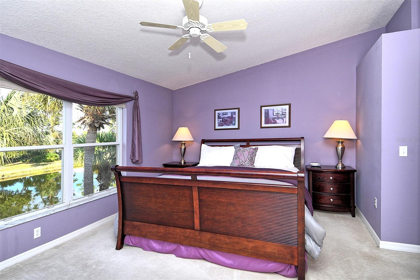 HERITAGE OAKS. GOLF & COUNTRY CLUB - Residential