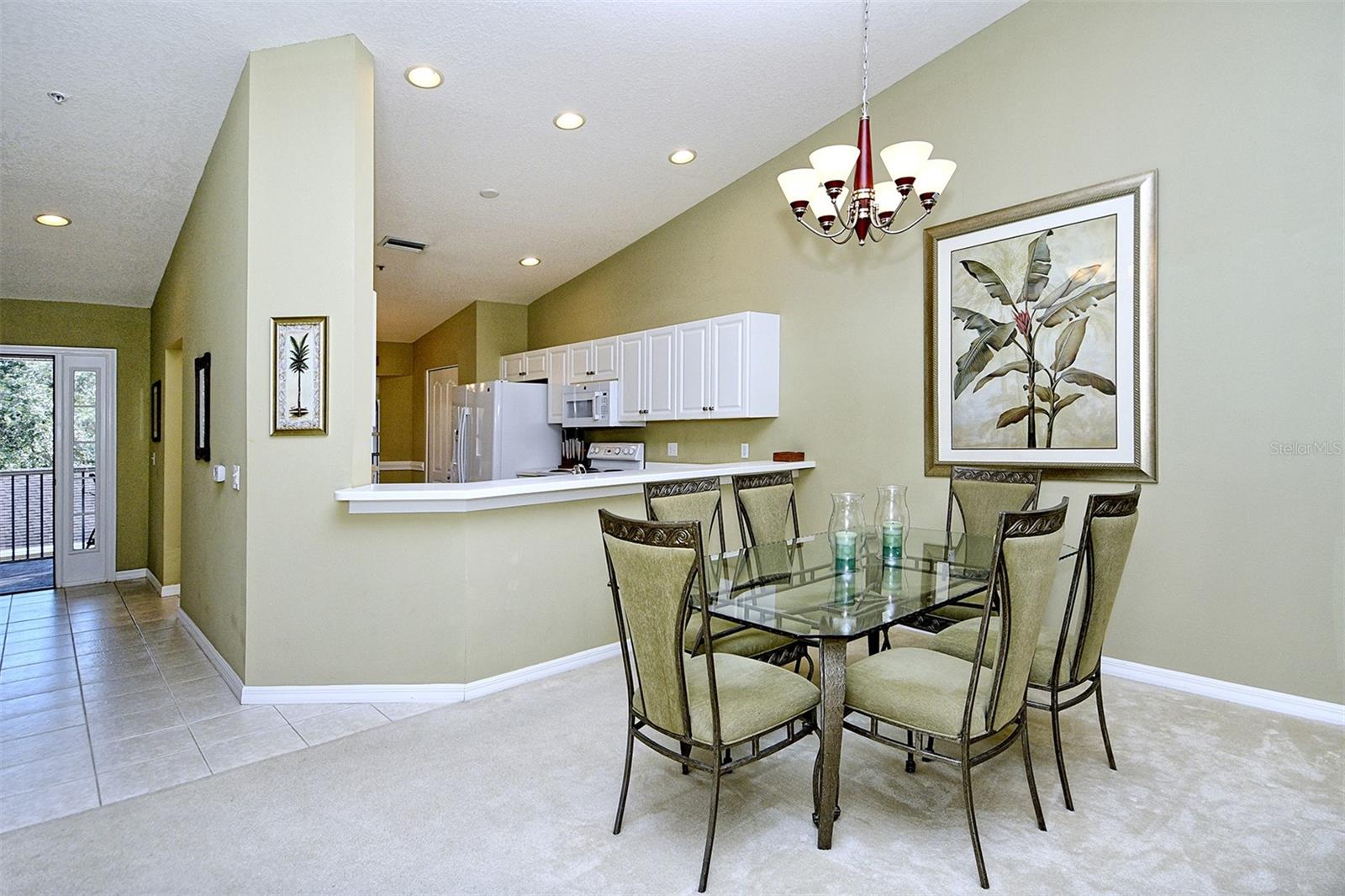 HERITAGE OAKS. GOLF & COUNTRY CLUB - Residential