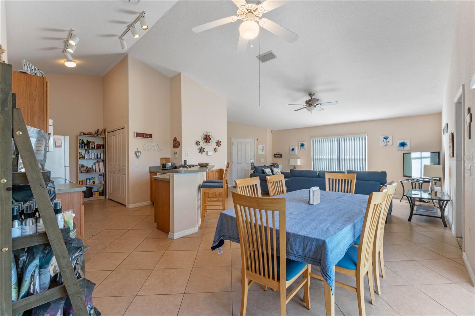 RESERVE AT TOWN CENTER - Residential Lease