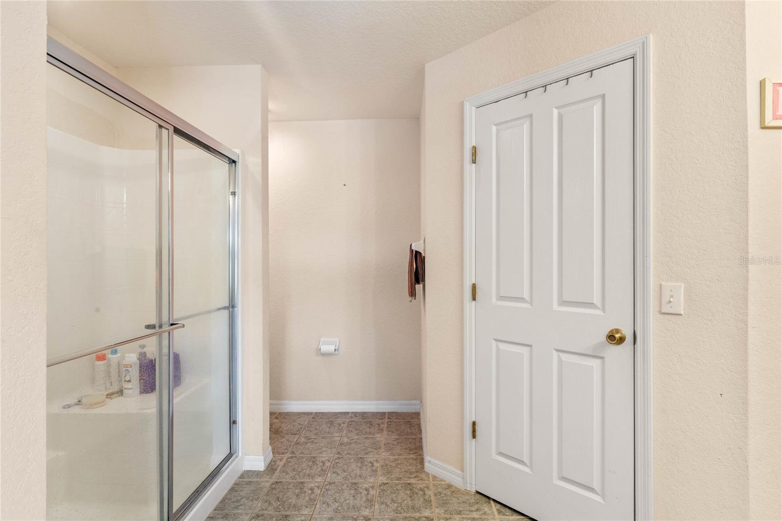 RESERVE AT TOWN CENTER - Residential Lease