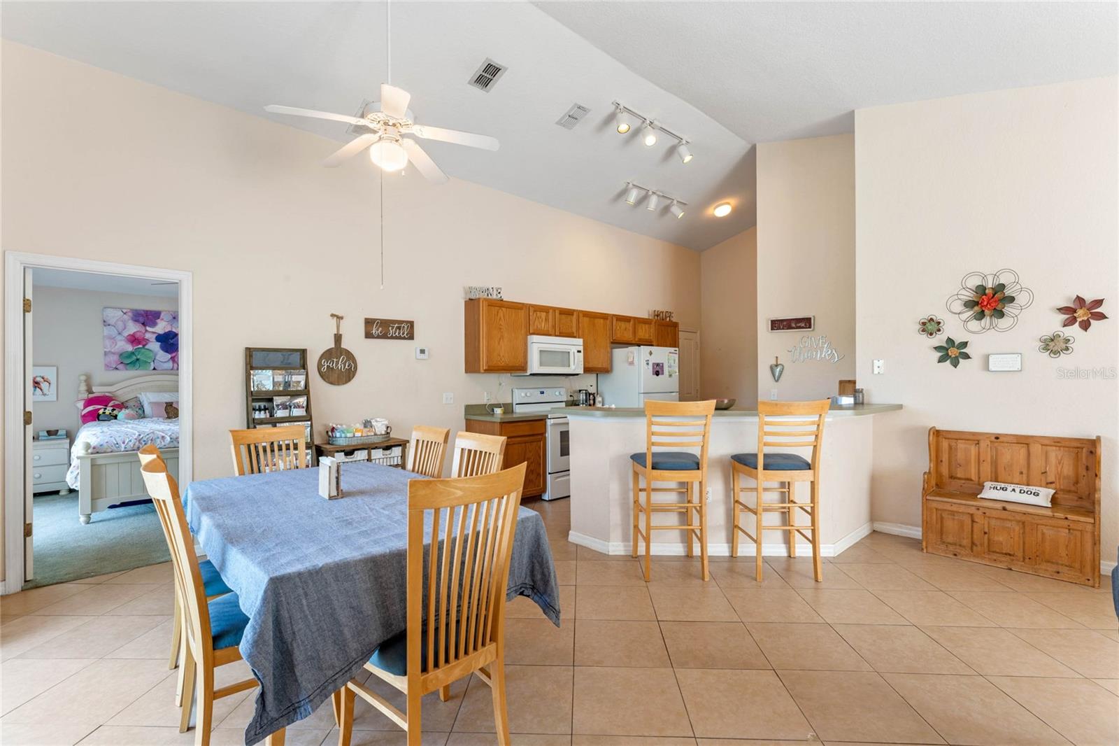 RESERVE AT TOWN CENTER - Residential Lease