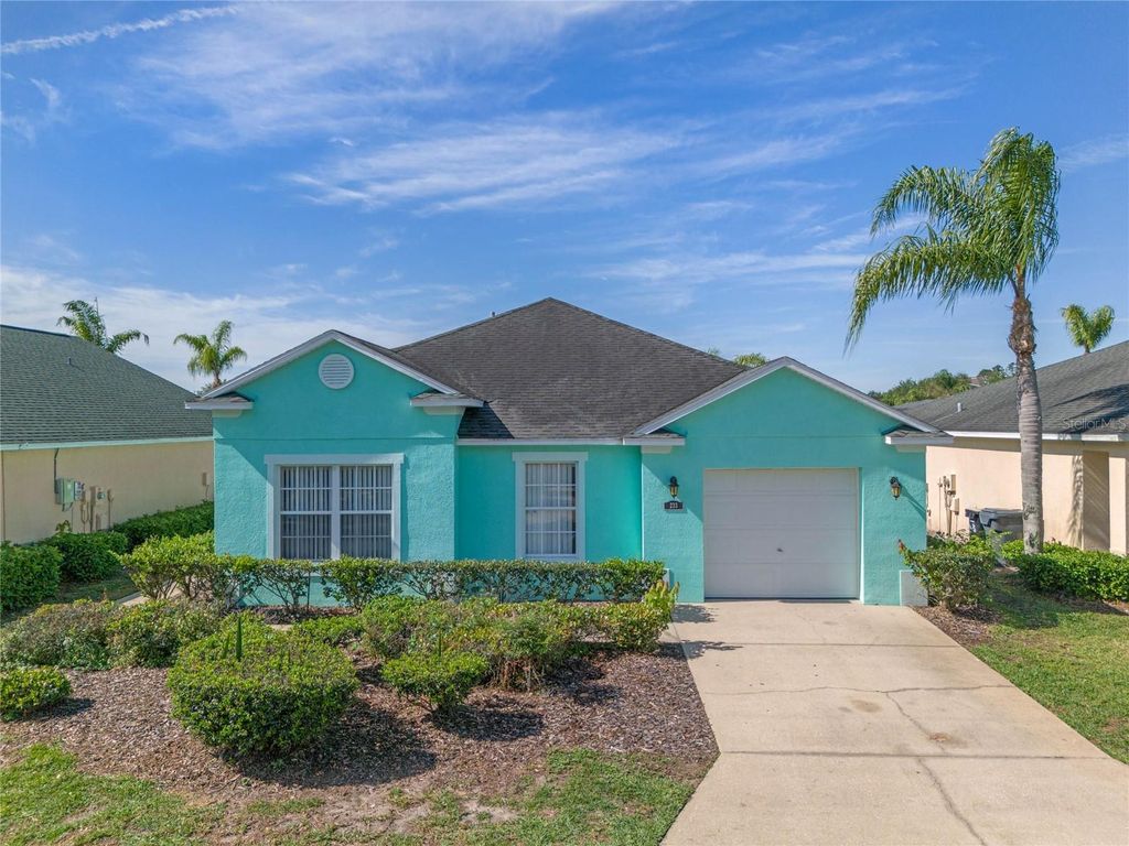 Photo of 233 Reserve Drive, Davenport, FL 33896 (MLS # G5105485)