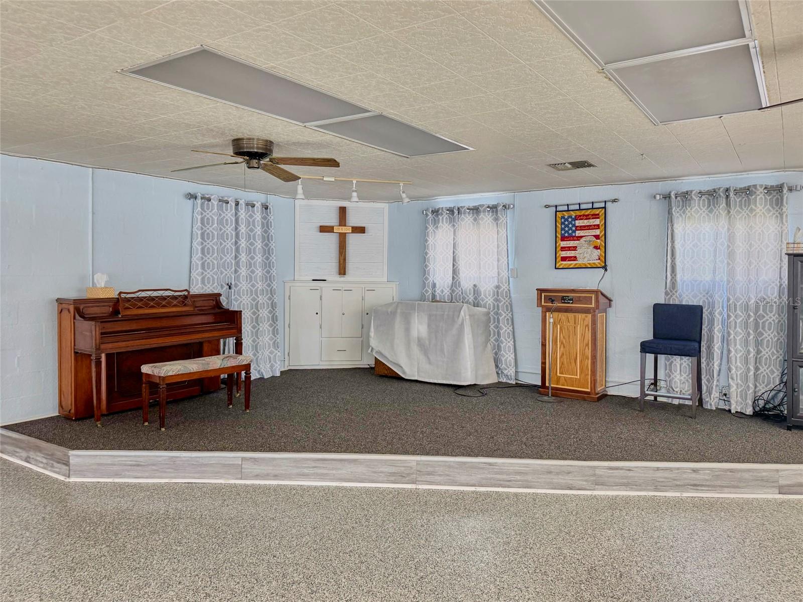 SKYVIEW MOBILE HOME ESTS UN 11 - Residential