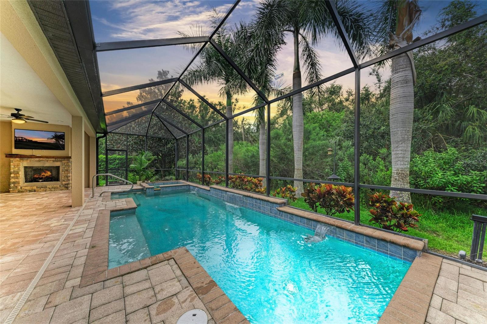 535 HONEYFLOWER LOOP