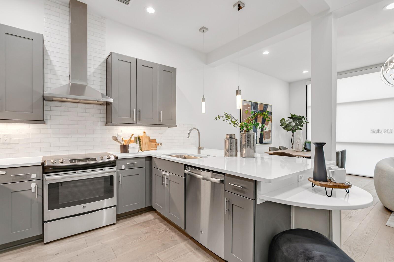 CARROLLWOOD CROSSINGS 2 - Residential Lease