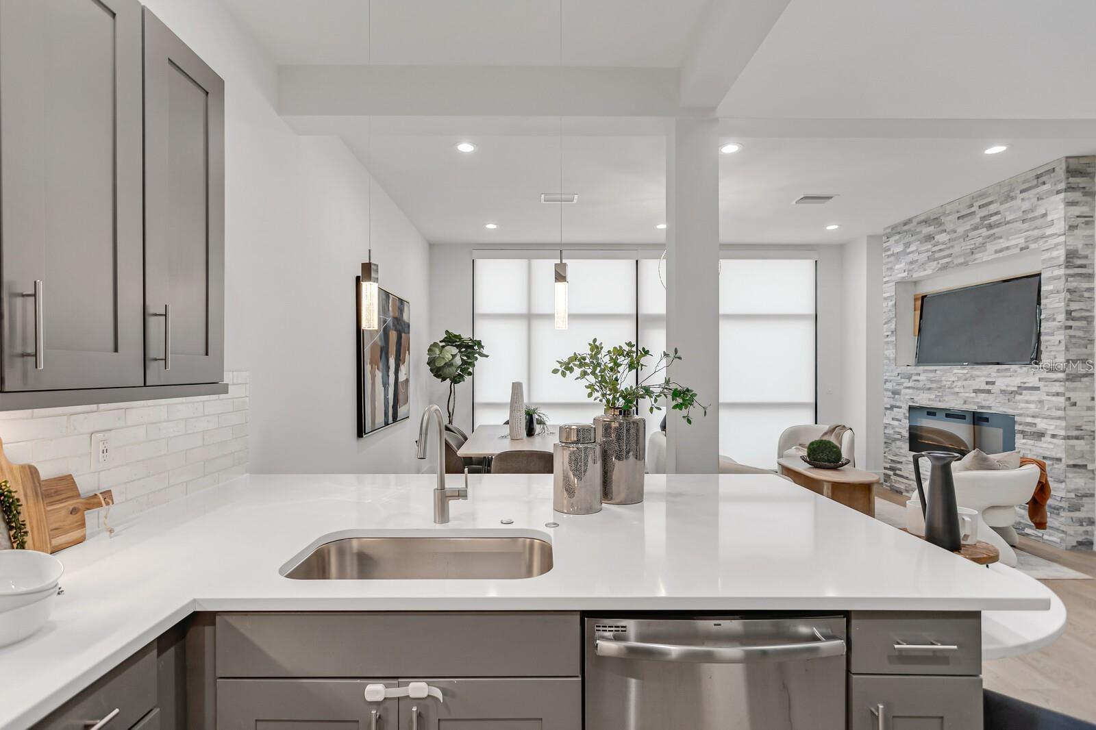 CARROLLWOOD CROSSINGS 2 - Residential Lease