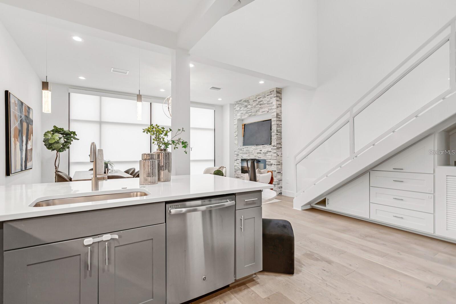 CARROLLWOOD CROSSINGS 2 - Residential Lease