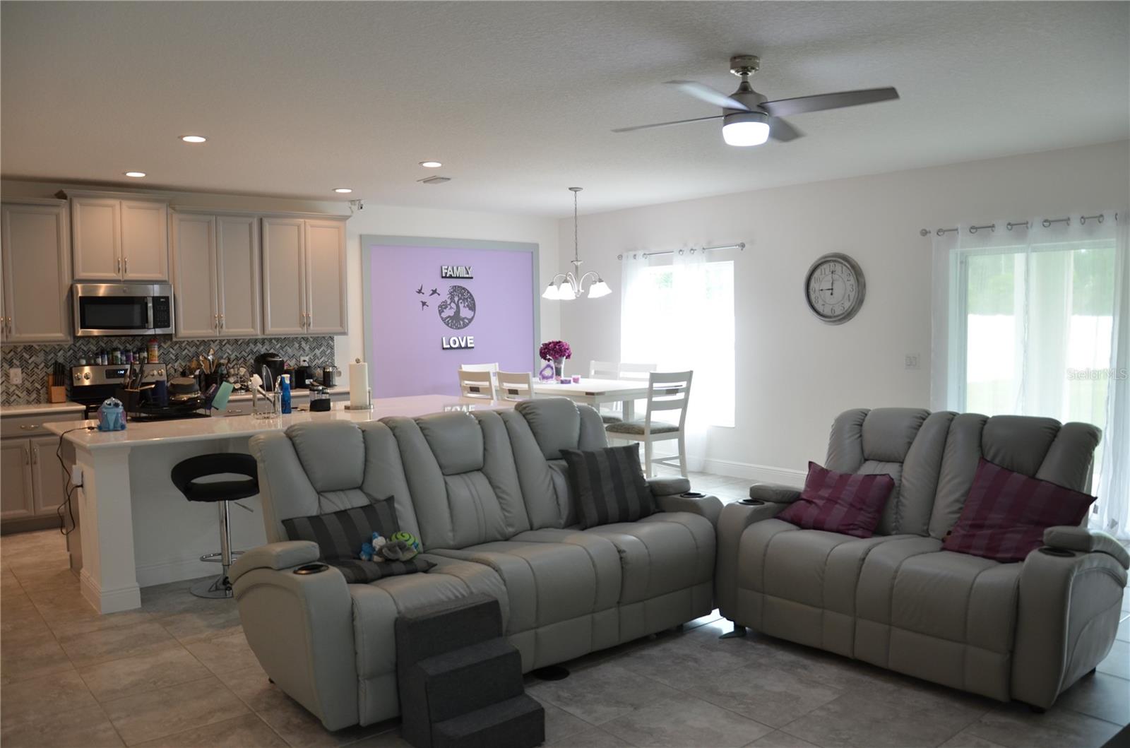 964 AVENAL LANE