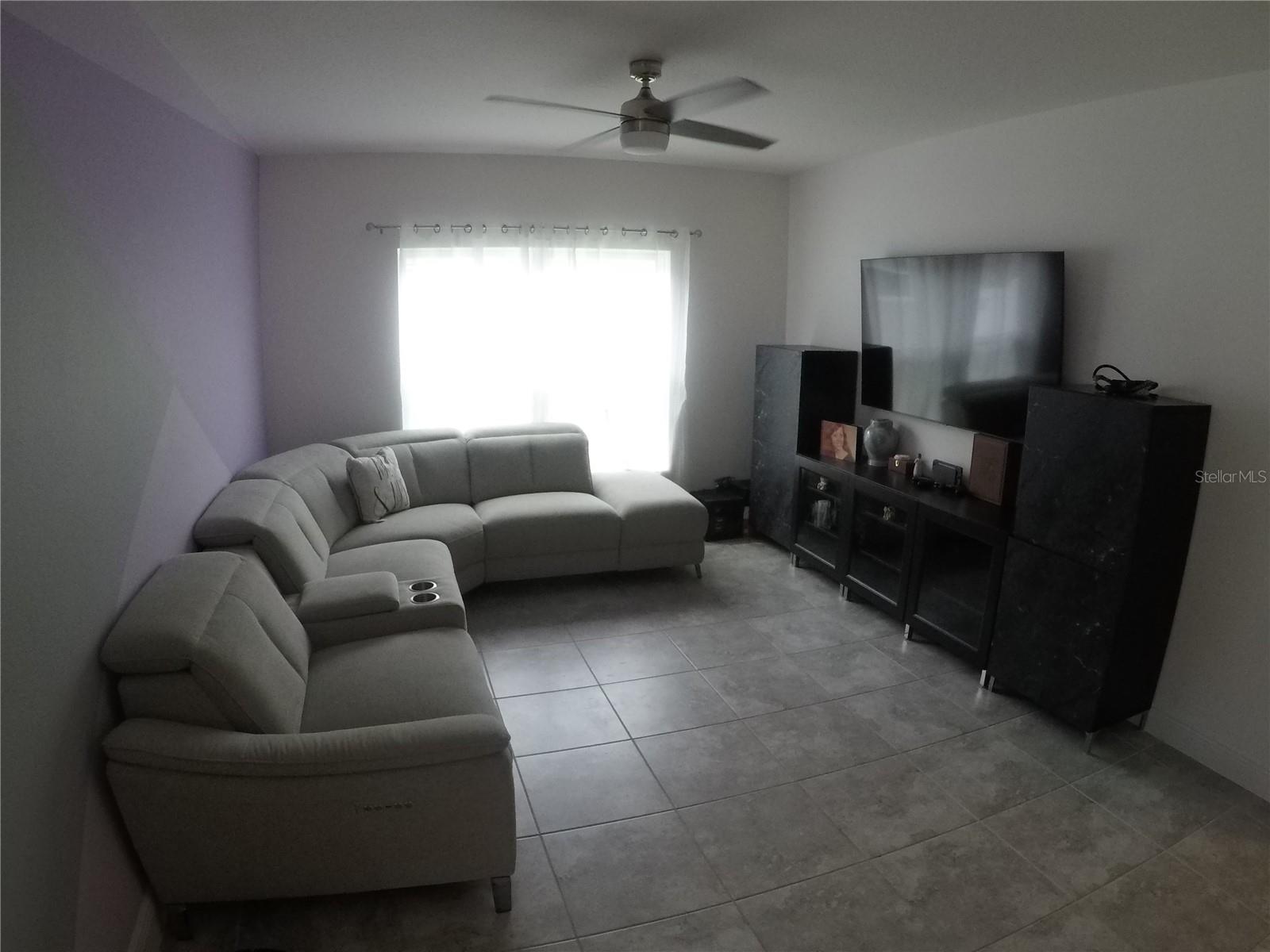 964 AVENAL LANE