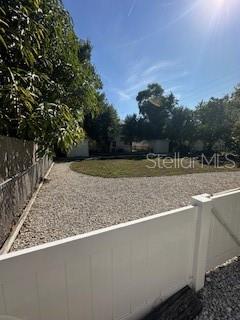 ACREAGE & UNREC - Residential Lease