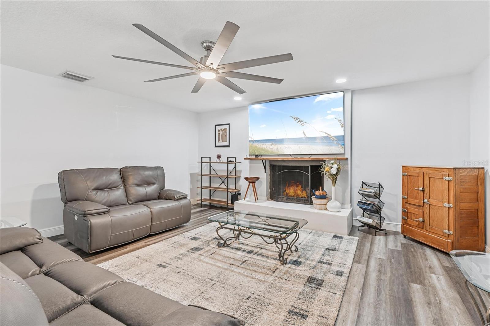 SPRING OAKS UNIT 5 - Residential