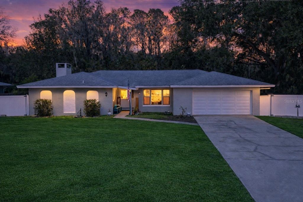 Photo of 611 Little Wekiva Road, Altamonte Springs, FL 32714 (MLS # V4947325)