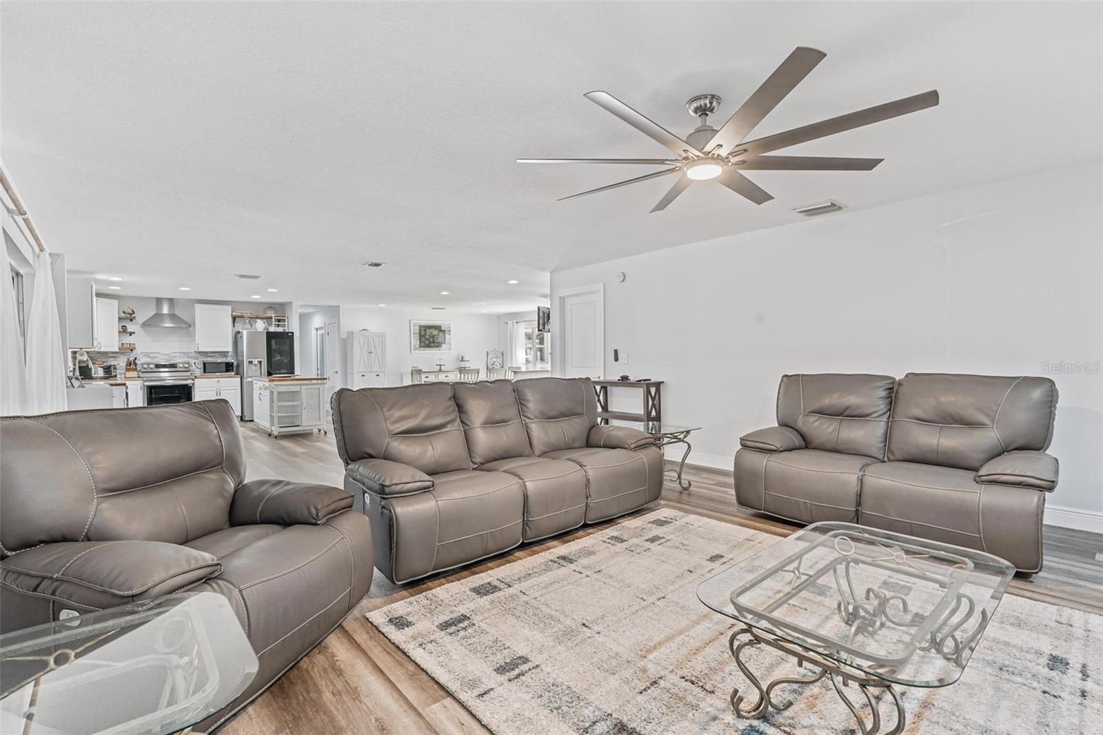 SPRING OAKS UNIT 5 - Residential