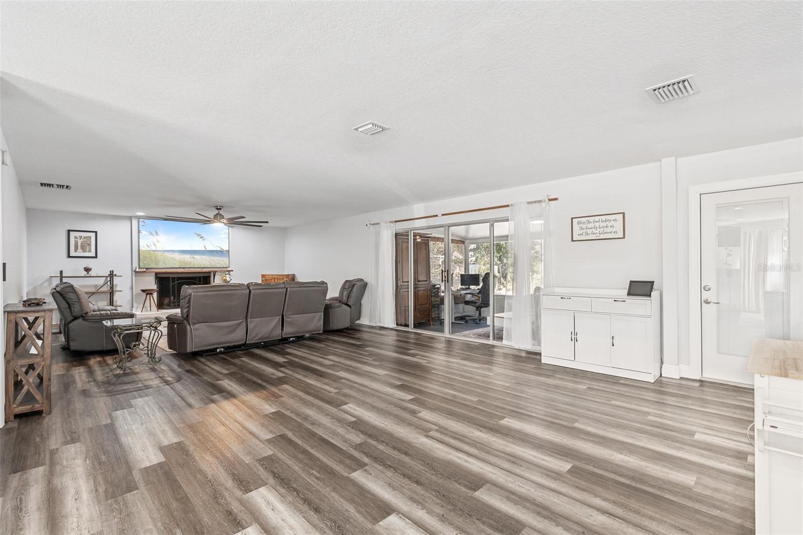 SPRING OAKS UNIT 5 - Residential