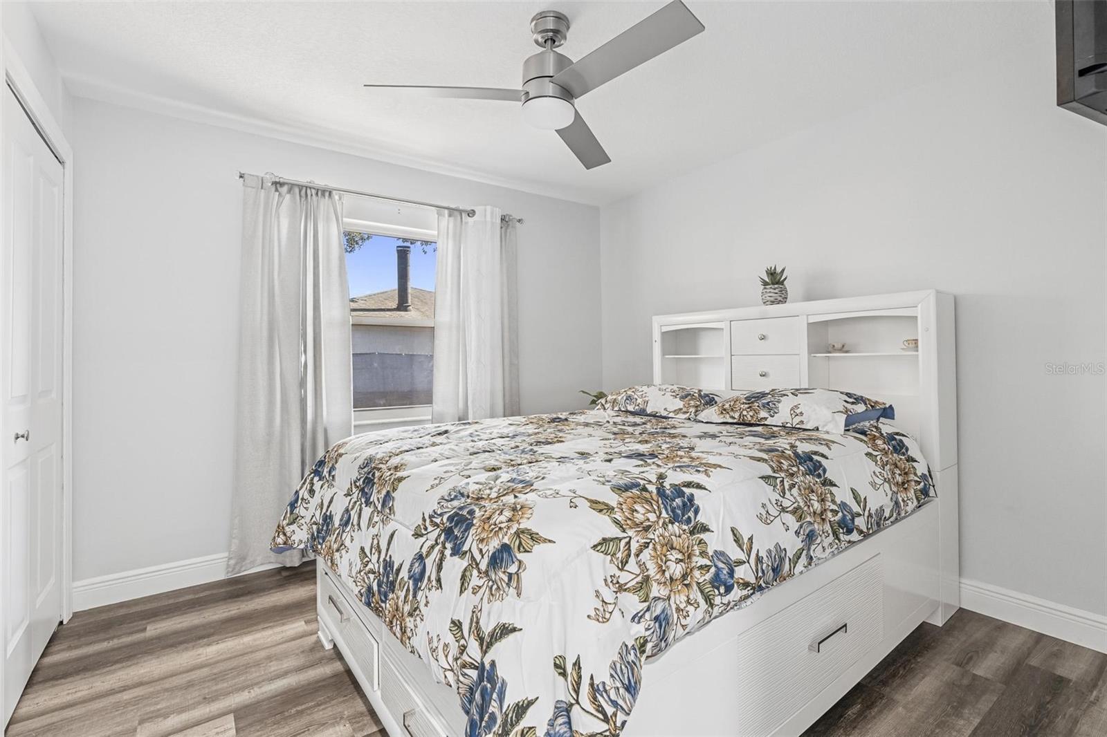 SPRING OAKS UNIT 5 - Residential