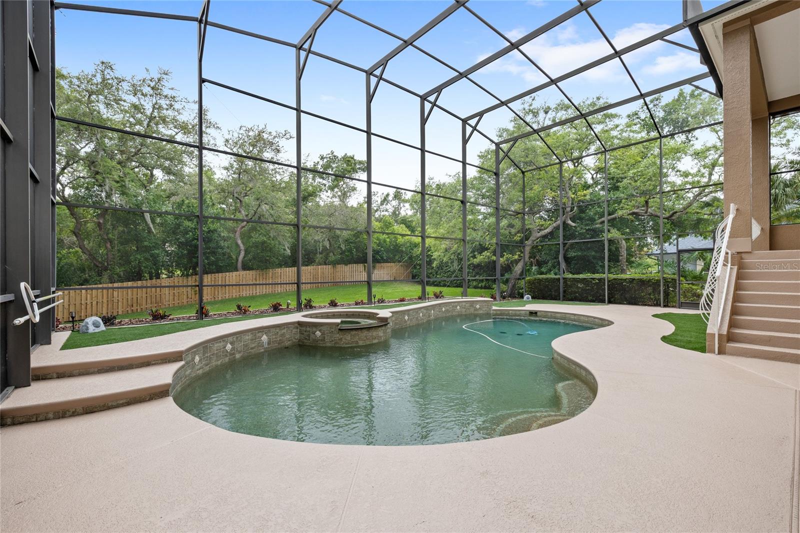 TOREY PINES - Residential