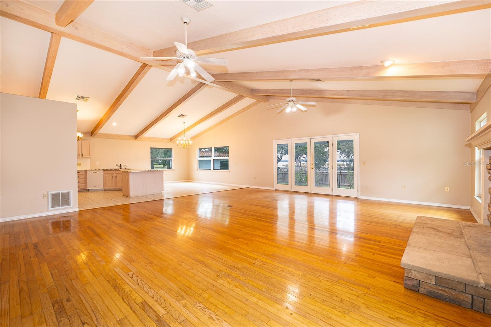 808 N SHORE DRIVE