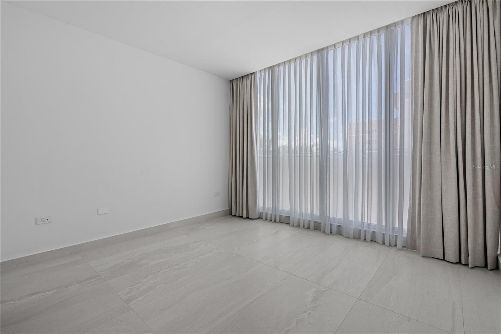 LE PARC 203 - Residential Lease